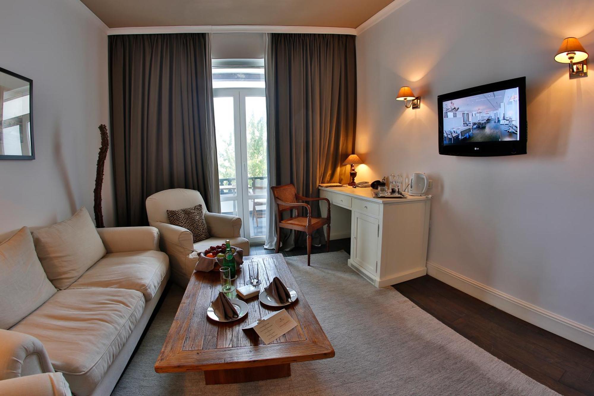 Hvd Boutique Hotel Oasis - Private Beach & Free Parking Golden Sands Room photo
