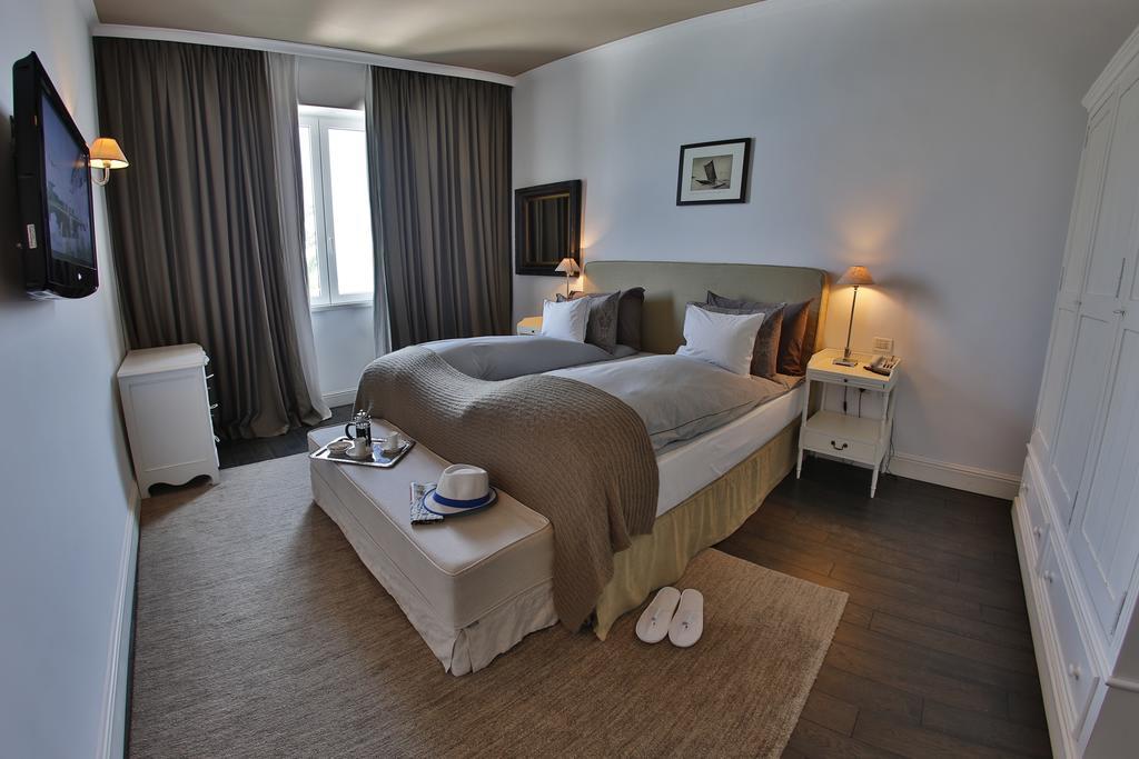 Hvd Boutique Hotel Oasis - Private Beach & Free Parking Golden Sands Exterior photo